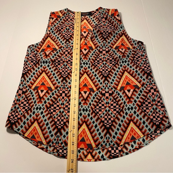 Renee C. Geometric Print Sleeveless V Neck Top - Picture 9 of 10
